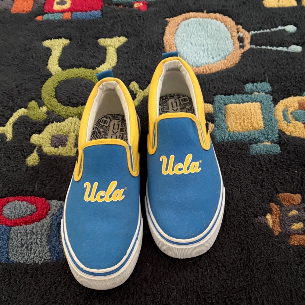 Women’s Size 7 UCLA kicks!  Blue and Yellow Slip-On Shoes